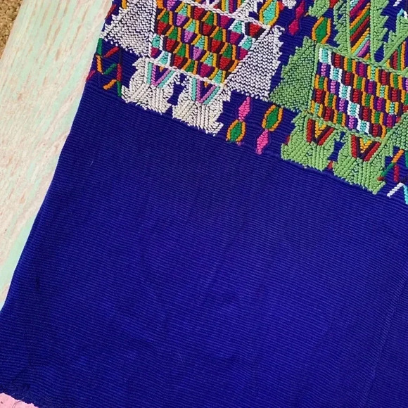Beautiful Guatemalan huipil embroidered top - Picture 4 of 9